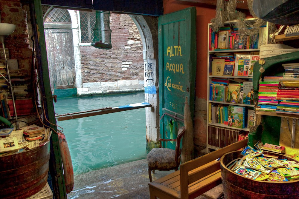 libreria acqua alta